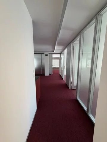 Surface commerciale de premier choix au Acacias 8