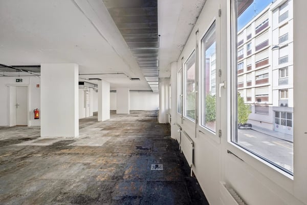 Arcade sur deux niveaux à la Rue Jean-Charles Amat 7 11