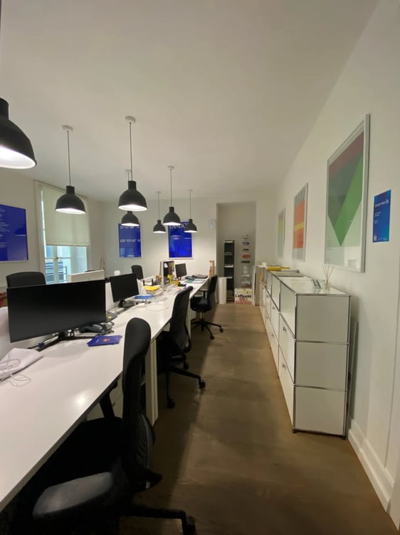 Belles surfaces administratives dans un immeuble de haut standing dans le quartier des banques 9
