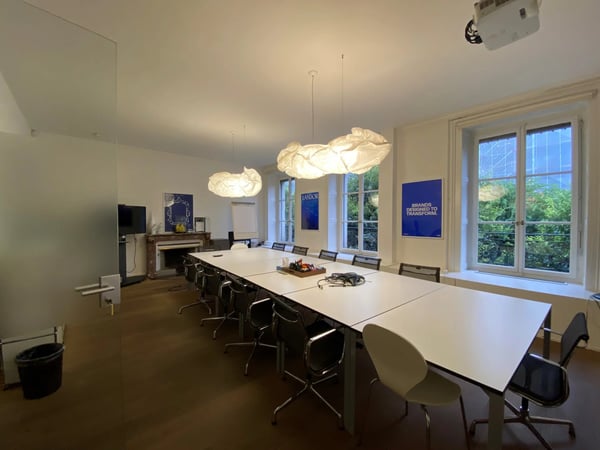 Belles surfaces administratives dans un immeuble de haut standing dans le quartier des banques 7