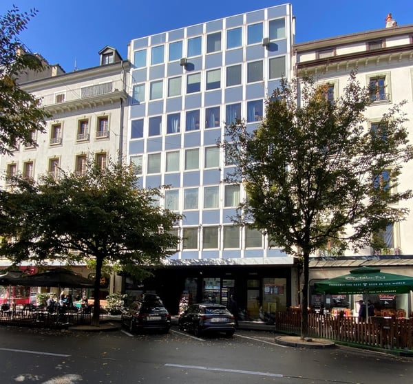 Surfaces de bureaux aménagées idéalement situées 1