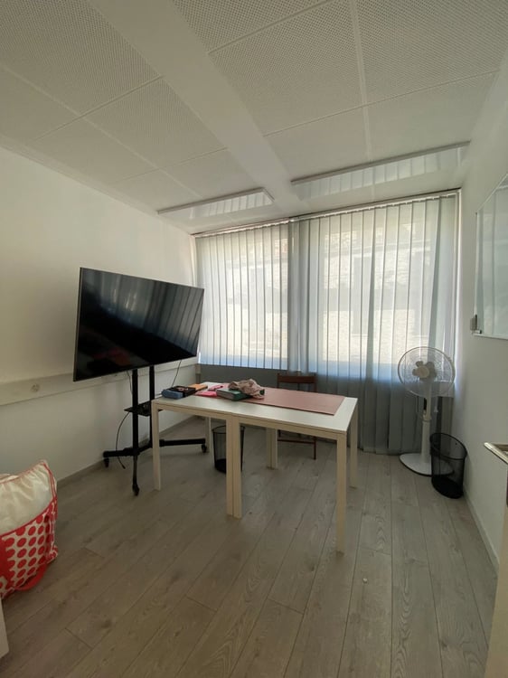 Surfaces de bureaux aménagées idéalement situées 3