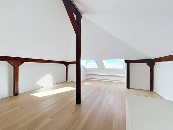 Élégant appartement de 2.5 pièces entièrement rénové 11