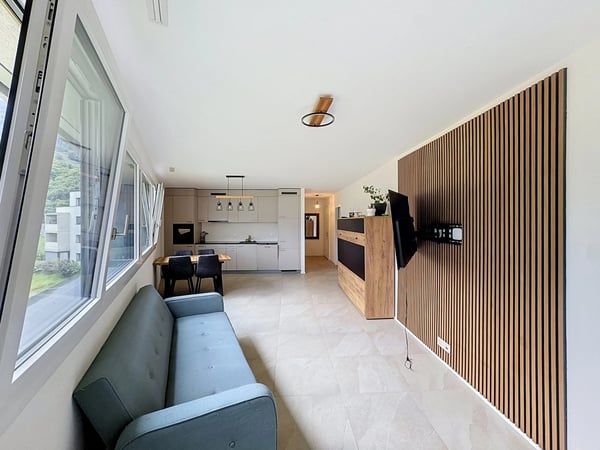 Grand studio dans un immeuble cecb AA 2