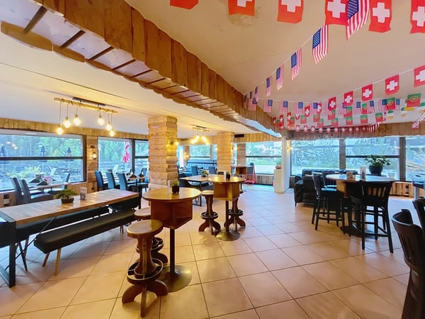 Bar/restaurant au coeur de Grimentz 4