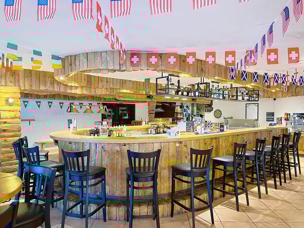 Bar/restaurant au coeur de Grimentz 2