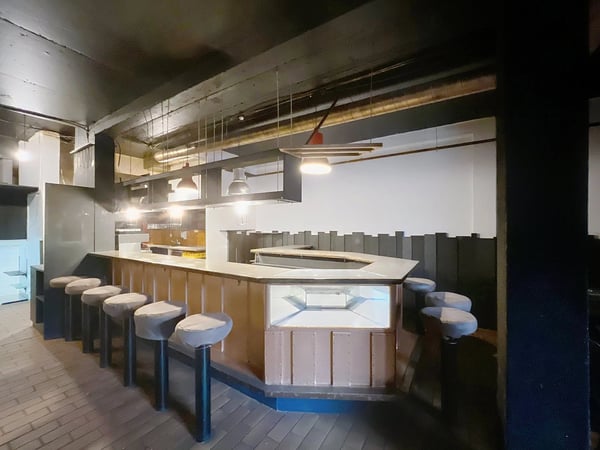 Local commercial - restaurant bénéficiant d'une magnifique situation 2