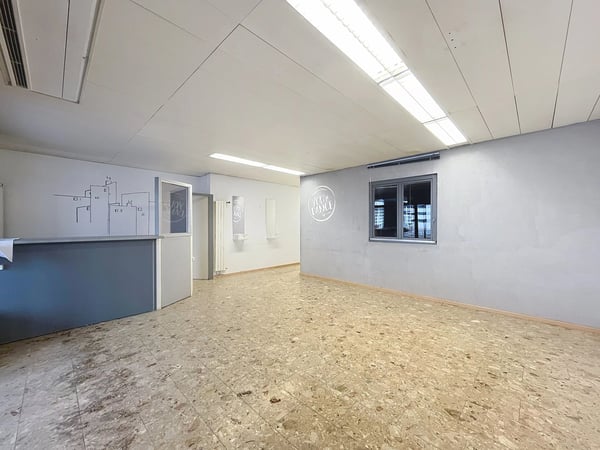 Spacieux local commercial au centre de Sierre 2