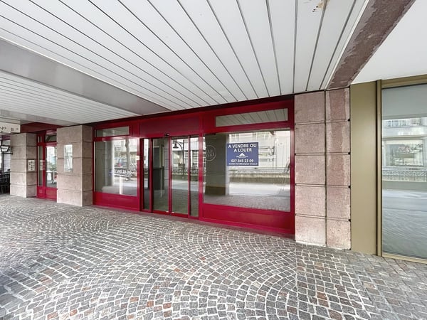 Spacieux local commercial au centre de Sierre 6