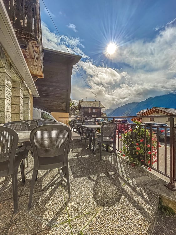 Restaurant authentique avec appartement inclus 2