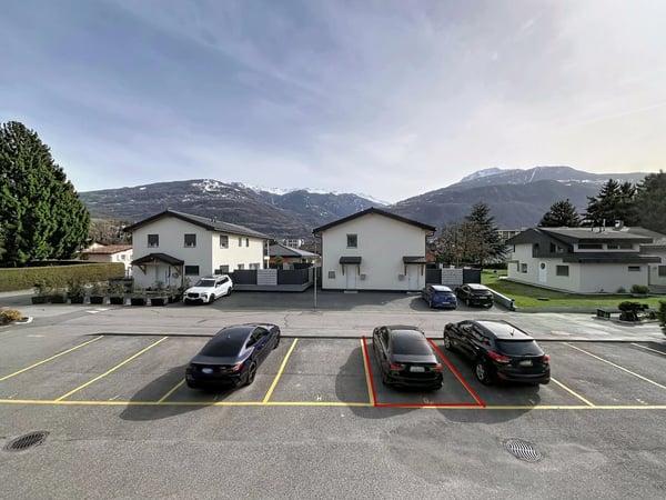 Spacieux 4.5 pièces avec grande terrasse et vue dégagée à Conthey 12