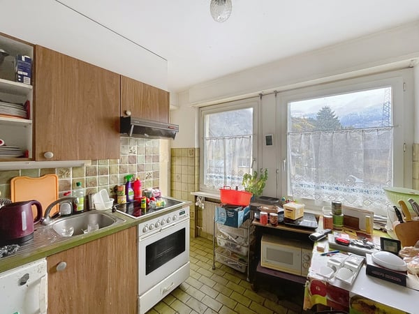 Appartement de 3 1/2 pièces à rénover à Sierre 4