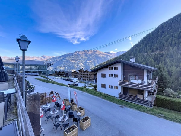 Bar/restaurant au coeur de Grimentz 2