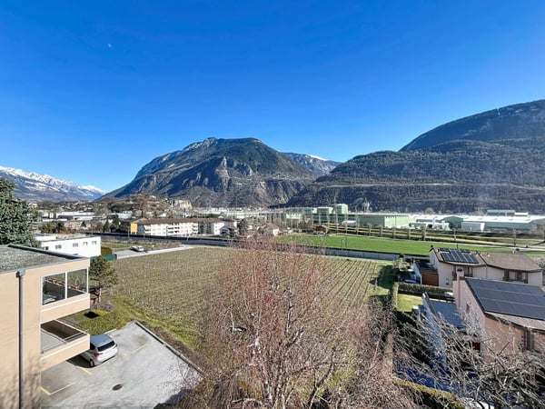 Spacieux 4 pièces de 110 m² avec balcon et fort potentiel à Sierre 7