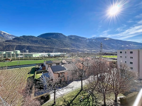 Spacieux 4 pièces de 110 m² avec balcon et fort potentiel à Sierre 8