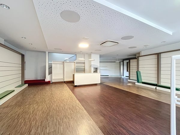 Local commercial au centre de Sion - Grandes surfaces modulables 3