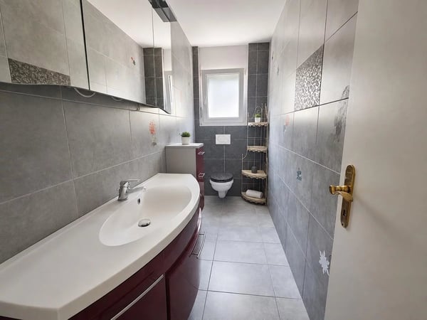 Spacieuse villa individuelle avec grand jardin à Sierre 9