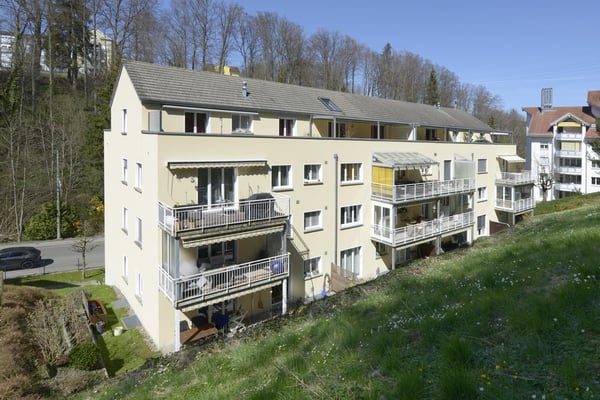 1 1/2 Zimmer-Attika-Dachwohnung mit Lift und grossen Terrassen 1