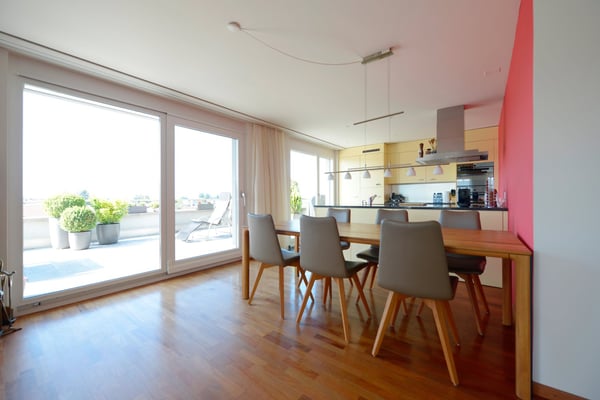 Traumhafte 4 1/2 Zimmer-Attika-Wohnung mit Lift, Terrassen und Aussicht 7