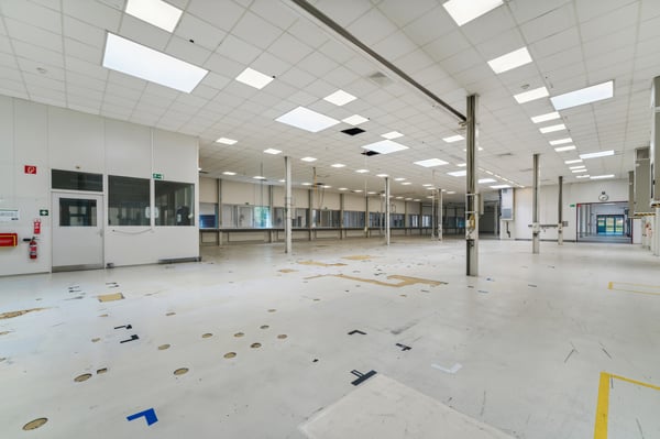 1'400 m2 - Dépôt/Stockage - Grande hauteur - Entrée du Valais 2