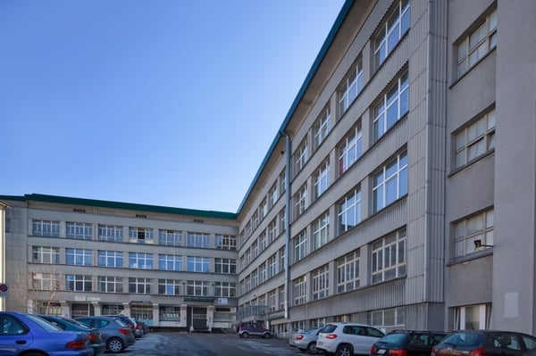 Excellentes surfaces 130m2 - Quai camion et monte-charge 1