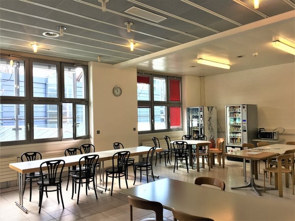 Bureau de 390m2 - Proche centre ville et autoroute de Neuchâtel 3