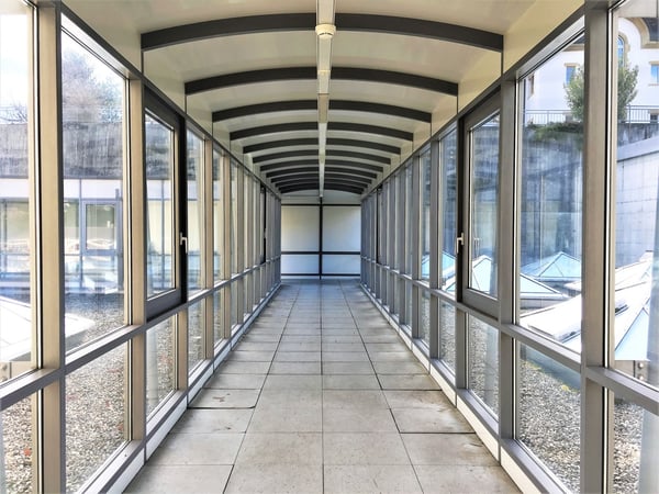 Dépôt de 720m2 - Proche centre ville et autoroute de Neuchâtel 2