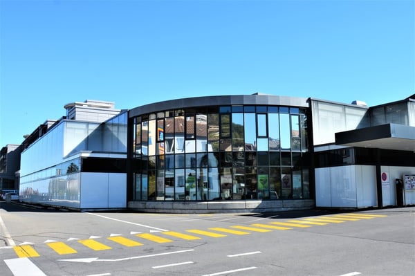 Dépôt de 720m2 - Proche centre ville et autoroute de Neuchâtel 1