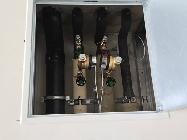 Atelier/dépôt de 480 m2 - Proche autoroute 8