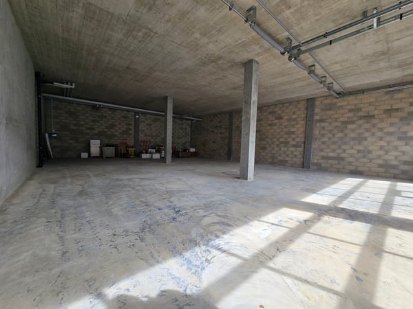 Atelier/dépôt de 480 m2 - Proche autoroute 2