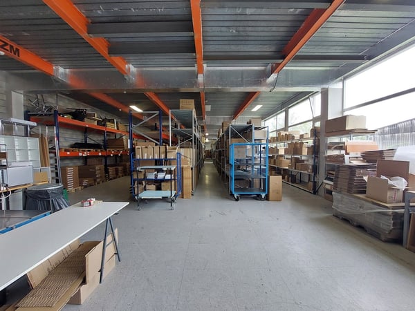 Atelier/dépôt chauffé - Accès poids lourds/fourgons - grand parking 2