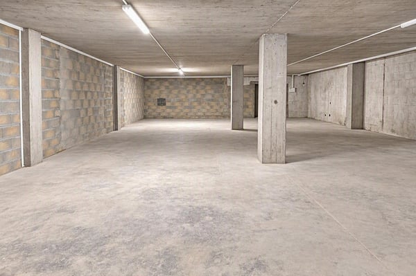 Bail flexible - Dépôt de 143m2 - Plateforme chargement/déchargement 1