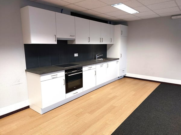 Bureau/atelier dès 15 m2 avec monte-charge - Bail flexible 4