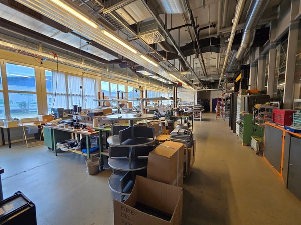 Halle artisanale 1140m2 avec bureaux - Proximité autoroute/gare 7