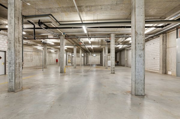 Ihr effizienter Lagerraum mit grosszügiger Raumhöhe! 1