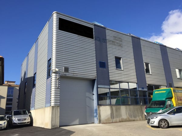En bordure de Neuchâtel - Halle indsutrielle de 2'500m2 1