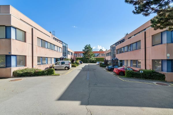 Bureau lumineux de 180m2 - offre spéciale ! 2 premiers loyers offerts 1