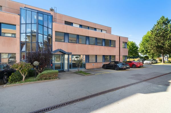 Bureau lumineux de 180m2 - offre spéciale ! 2 premiers loyers offerts 2