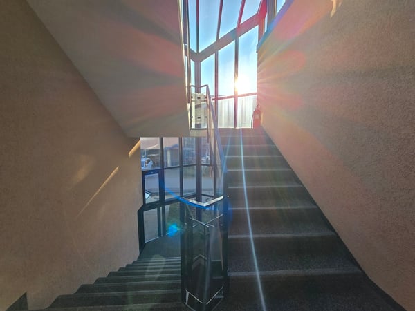 Offre spéciale - 2 premiers loyers offerts - Bureau lumineux de 14m² 7