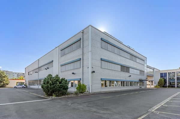 Dépôt de 310m2 - Zone Industrielle d'Yverdon - Proximité autoroute 2