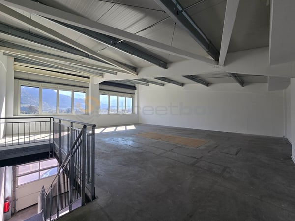 Streetbox double de 230 m2 - 2 premiers loyers offerts ! Box n19+20 5