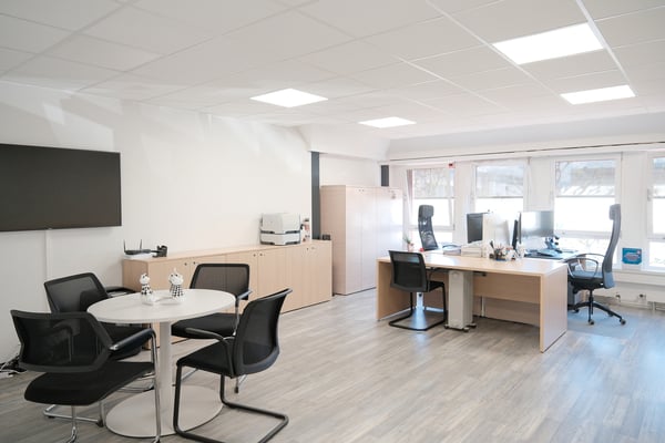 Surface mixte dépôt / bureau / showroom…