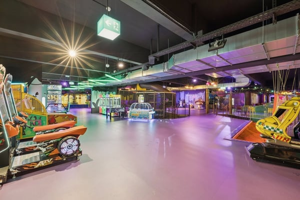 Grande surface de loisirs à louer - 4'500 m² à Rennaz 9