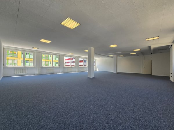 Bureau au 1er étage - 237m2 3