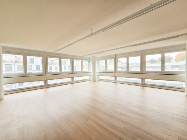 Bureau rénové de 270m2 - Centre-ville de Lausanne 3