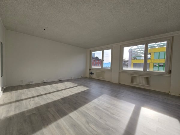 Surface commerciale/bureau de 8 m² à louer - 2e étage 4