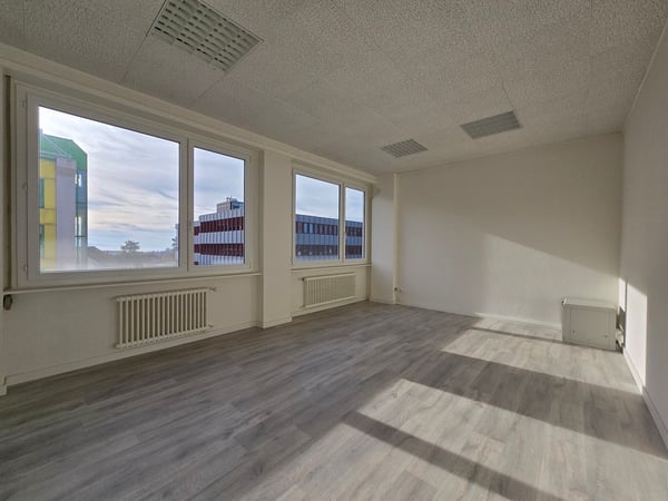 Surface commerciale/bureau de 11 m² à louer - 2e étage 4