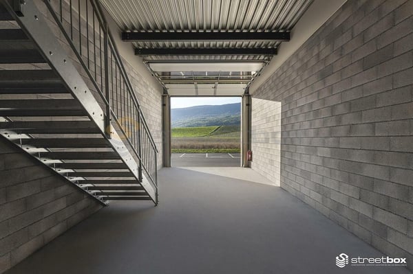 Streetbox de 14 m2 très bien situé ! box n°13 2