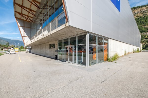 Grande surface de loisirs à louer - 4'601 m2 à Brig/Gamsen 3