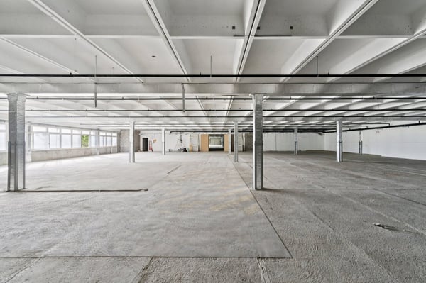 Dépôt de 4420 m² à louer - Onnens 3
